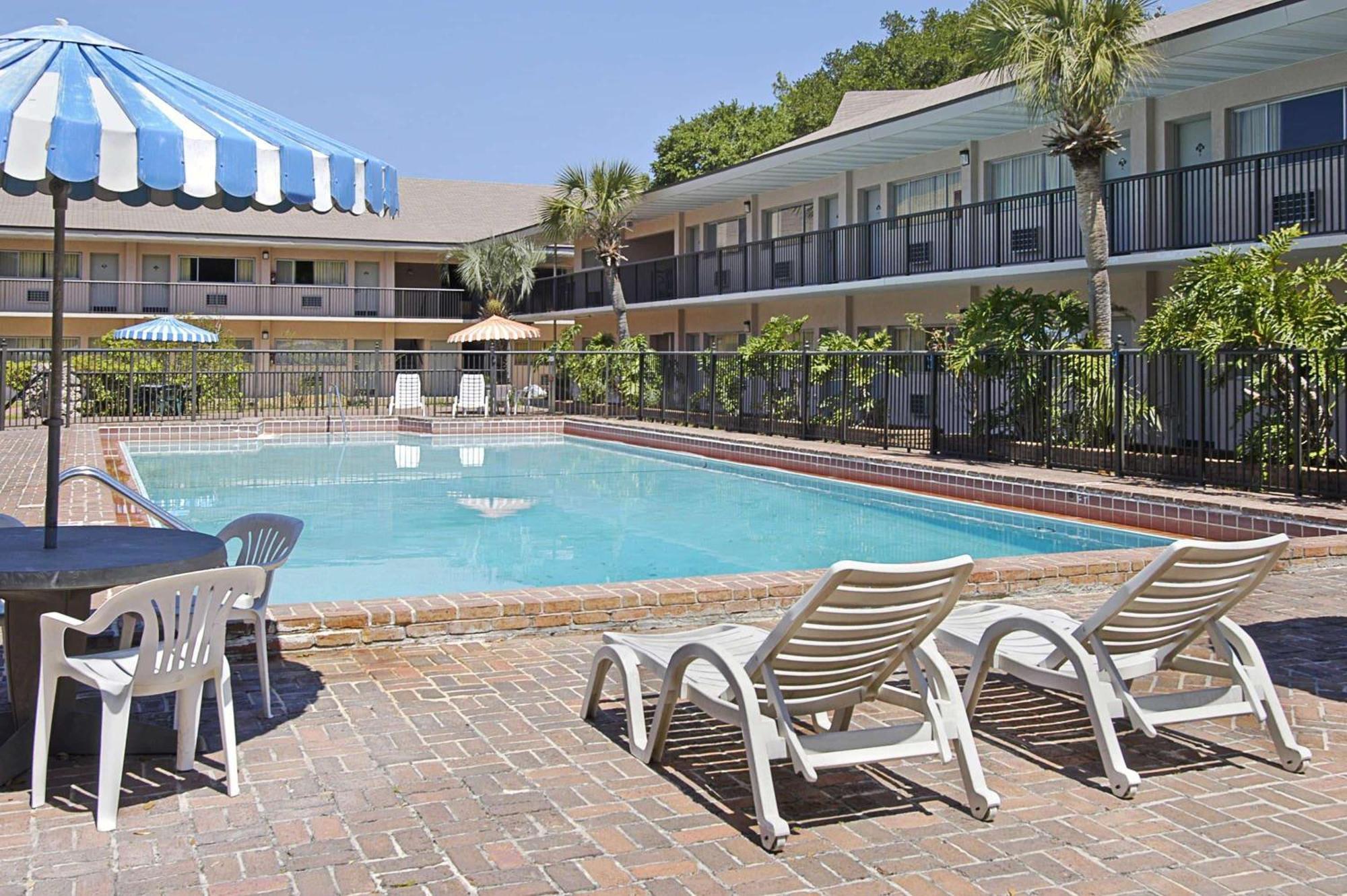 University Inn Γκέινσβιλ Εξωτερικό φωτογραφία